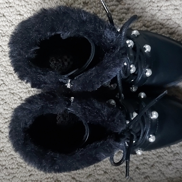 Girls fashion booties size 12. BRAND NEW in excellent condition! - Picture 3 of 5